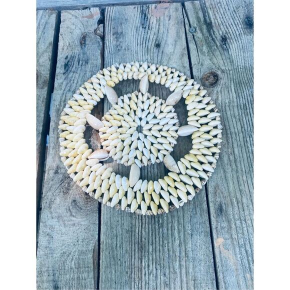 Vintage Handmade Coastal Shell Trivet Round Hot Pad Boho Nautical Beach Decor - Picture 2 of 4